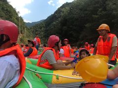 -安吉龙王山峡谷漂流