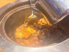 -山河屯铁锅炖·非遗东北菜(南山店)