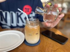 -ROAST coffee & eatery