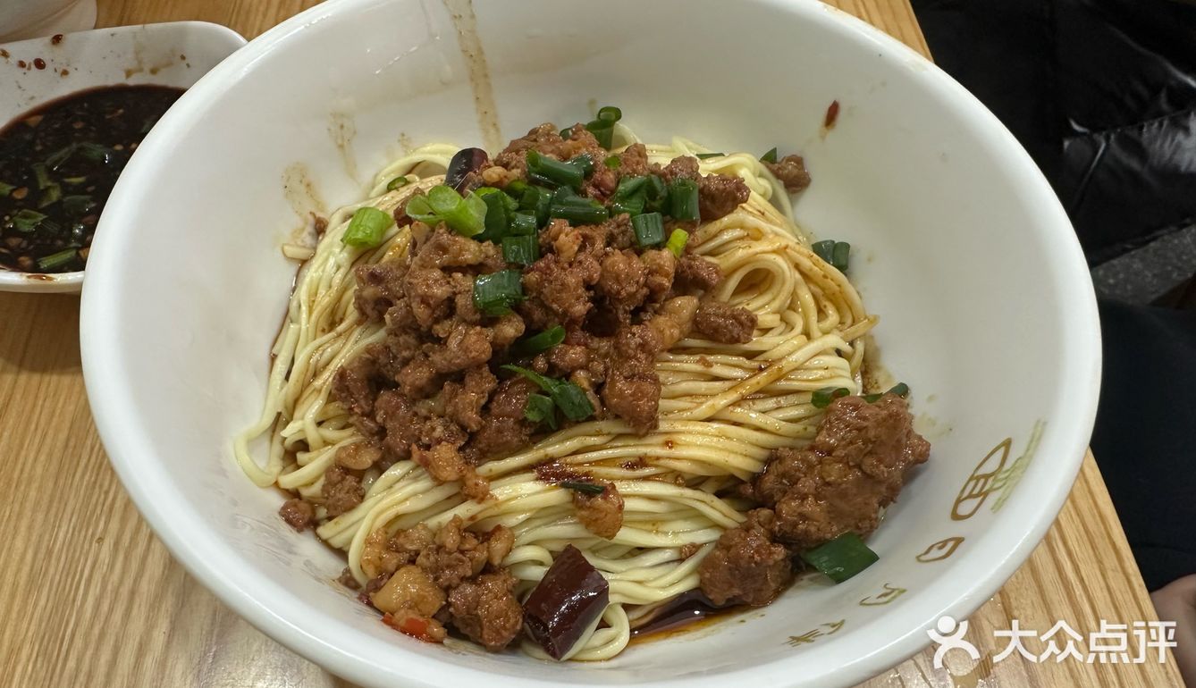 新场古镇日月伴