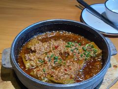 -帅巴人舅母子腊蹄民俗村