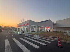 -平望服务区·停车场