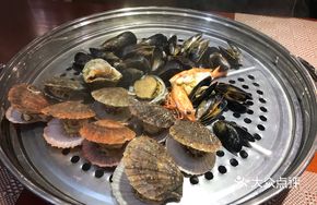 Chicken Soup with Abalone Slices