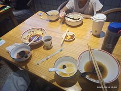 -八二小区抄手(龙湖上城天街店)