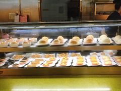 面包甜点陈列柜-东江海鲜酒家(艺都分店)