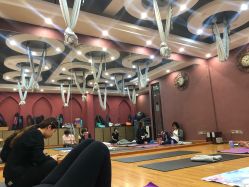 -威思丽高温瑜伽会馆