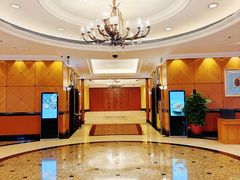 -深圳富苑皇冠假日套房酒店