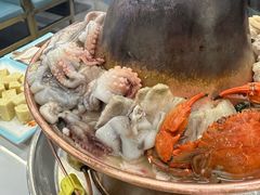 -一口猪海鲜浑锅·东北家常菜