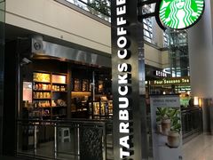 门面-星巴克(西安机场1店T3到达店)