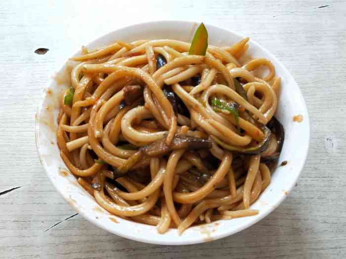 于老二炒拨鱼-"朋友带来吃的,比较正宗好像上过电视丝绸.