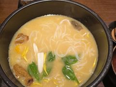 -银米·云南传统过桥米线(双廊黑金冠店)
