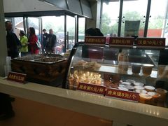 -平望服务区·停车场