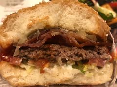 -The Habit Burger Grill 哈比特汉堡(爱琴海店)