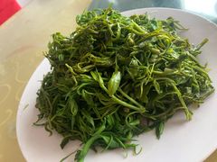 -华龙特色大骨鸡农家菜馆