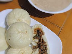 -李与白包子铺(桐梓林店)