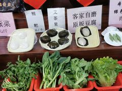 -鹏城人家海鲜酒家·23年老字号(较场尾店)