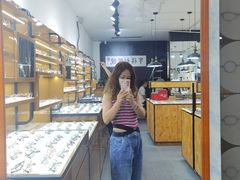 -罗伯特眼镜·蔡司官方授权(罗湖国贸店)
