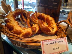 giant&nbsp;pretzel-Fergbaker(皇后镇店)