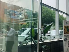 -上海伟杰·捷豹路虎4S店(闵行店)