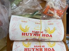 -Bánh Mì Huynh Hoa