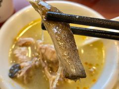 -鲁朗纳麦石锅鸡庄园