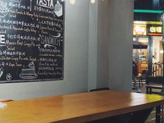 大堂-HELLO 27 意面·沙拉·帕尼尼