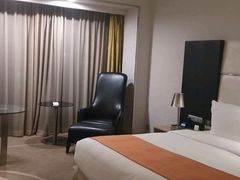 -上海虹桥西郊假日酒店