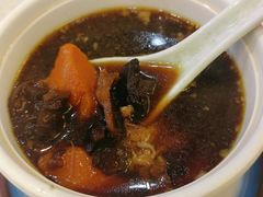 生熟地炖龙骨汤-明记港式烧腊茶餐厅(下沙店)
