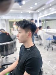 -镁连社·美联社