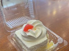 -红宝石·鲜奶小方·海派西点房(南丹店)