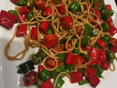双椒鸡脆骨捞面-東舍食唐精品陕菜馆