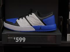 -NIKE上海青浦优选体验店