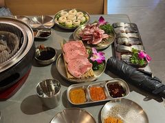 -围炉肉舍•炭烤活鳗•丹东海鲜烤肉(步行街店)