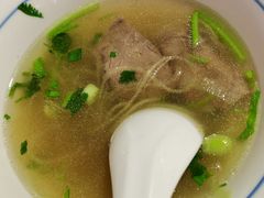 牛肉粉丝汤-鑫震源·苏式大虾生煎(山塘街店)