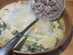 -洱火云南酸菜牛肉火锅(石景山当代商城店)