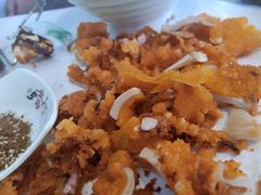 剪刀手吊打鱿鱼-蓝珊甄选海鲜自助·火锅大排档(近阿那亚店)