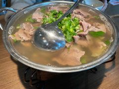 跷脚牛肉小锅-肖四女乐山跷脚牛肉(世博源店)