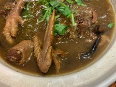 小鸡炖榛蘑-关东大厨老三熏鹅(新石店)