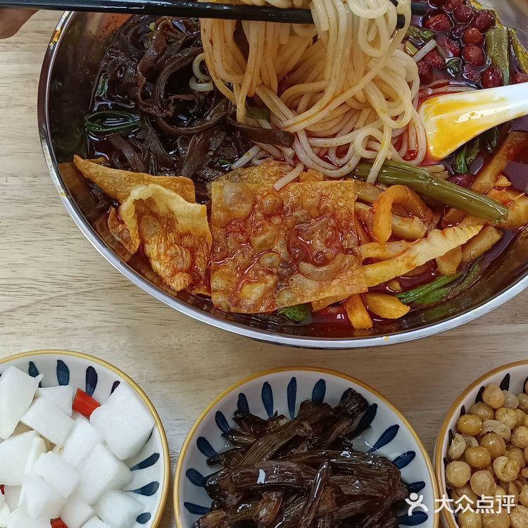 满大碗都是料🍜 这家螺蛳粉就是性价比高