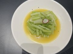 -艳阳天民俗村(公园路店)