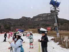 -济南卧虎山滑雪场