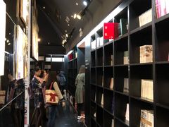 -钟书阁(松江泰晤士小镇店)