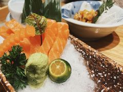 三文鱼厚切刺身-千羽鹤海鲜居酒屋Bistro(大望路店)