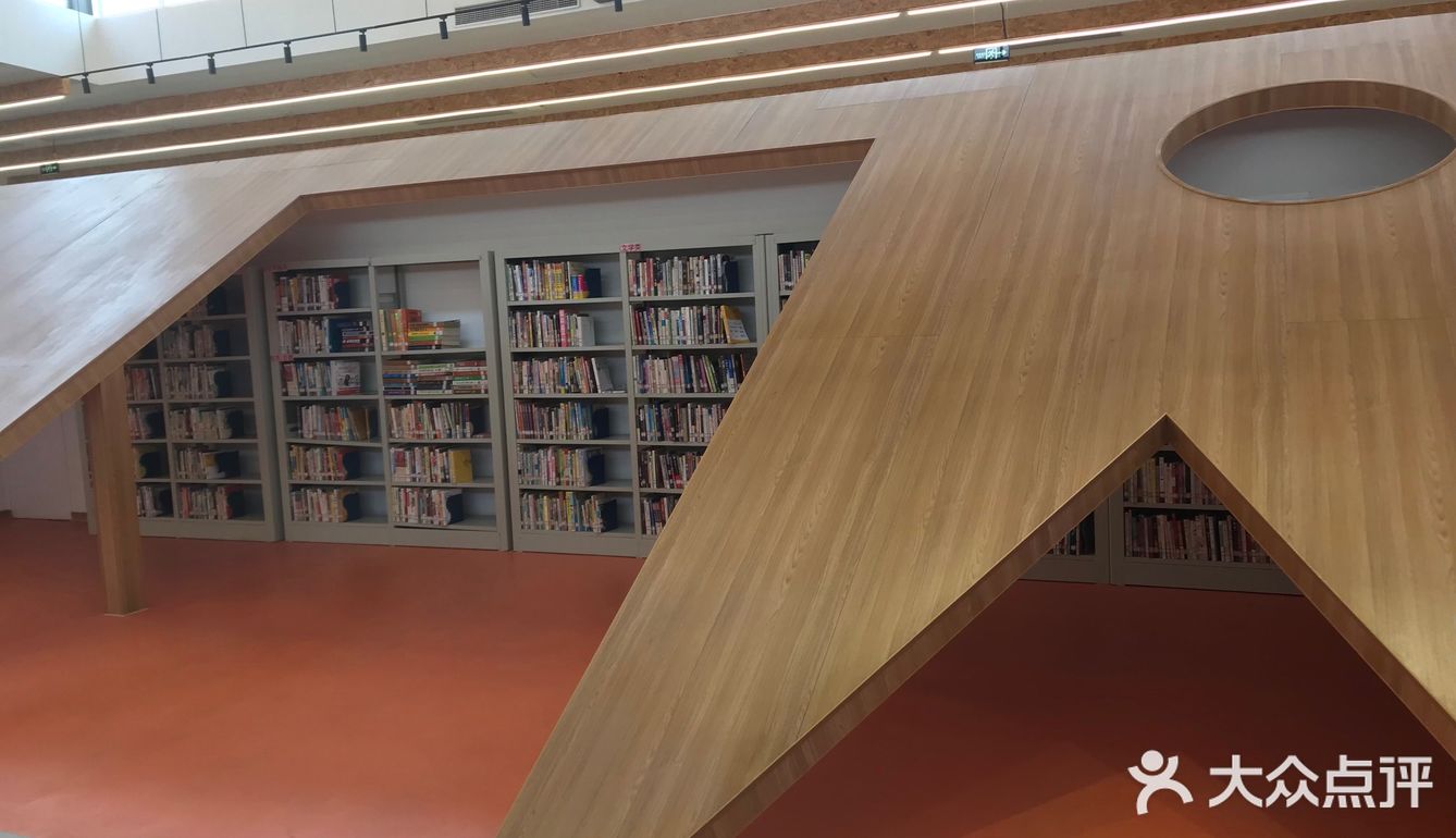 仓前最美图书馆