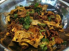 -愉肴麻辣香锅(中北镇店)