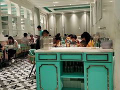大堂-姚姚酸菜鱼·金戈戈香港豉油鸡(喜荟城联名店)
