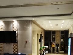-潮漫酒店(北京通州环球度假区临河里地铁站店)
