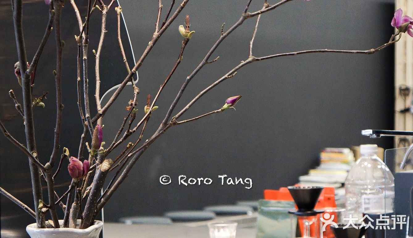 深圳新店｜酷黑工业风和可爱的螃蟹logo