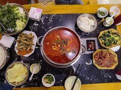 -黄利砖万峰林布依特色酸笋牛肉馆