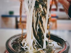 -刚砂锅鸡丝米线